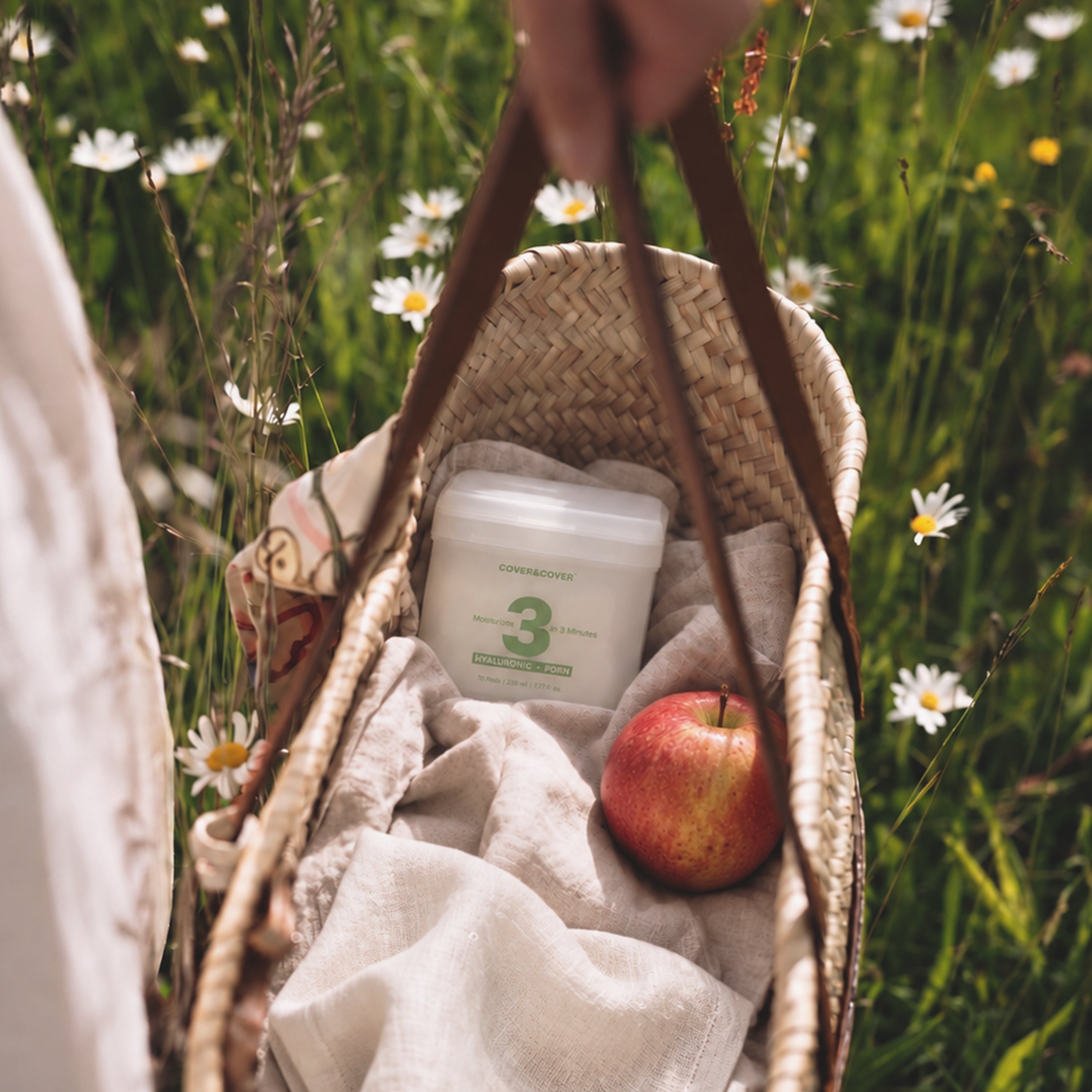 Botanical Cooling: Natural Alternatives to Harsh Synthetic Chillers